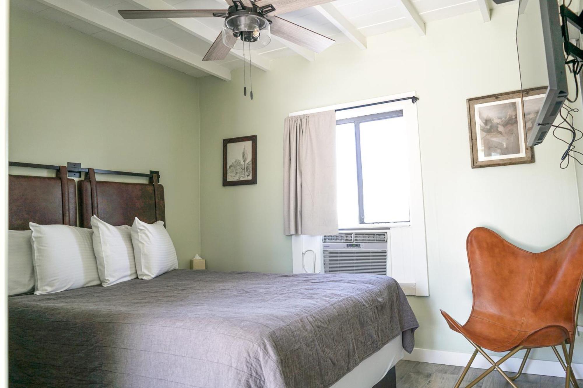 Sagebrush Inn ทูมสโตน ห้อง รูปภาพ A room at the hotel
